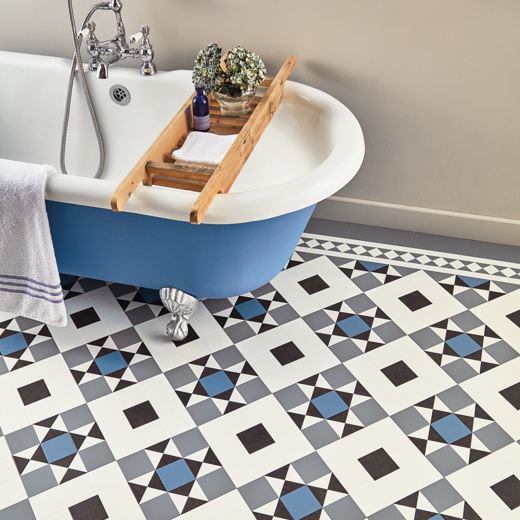 Bathroom with Heritage CLIF-04