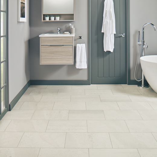 Bathroom with Honed Oyster Slate ST17 floors and DS12 design strips