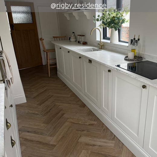 Karndean Designflooring Hayfield Oak wood flooring in a kitchen